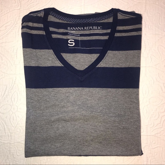 BANANA REPUBLIC Striped V-Neck Tee Shirt - Picture 7 of 10